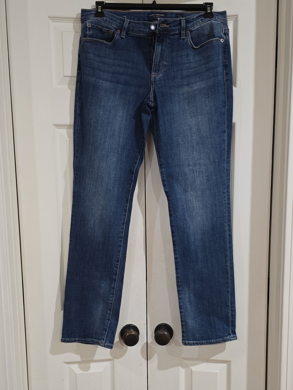 EUC- Lucky Brand Women's Straight Leg Jeans